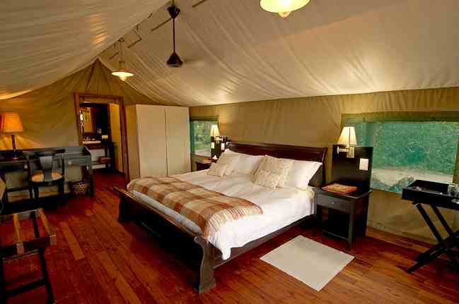 Luxus Fly In Safari in Afrika: Camp im Okavango Delta von Botswana Luxus Fly In Safari in Afrika: Camp im Okavango Delta von Botswana